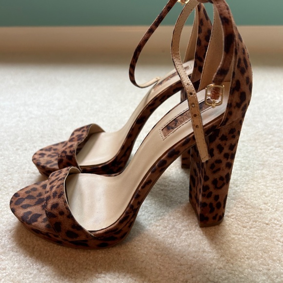 Cheetah print high heels - Picture 2 of 8